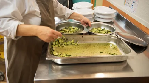 Eure : une cantine vend ses surplus de repas 